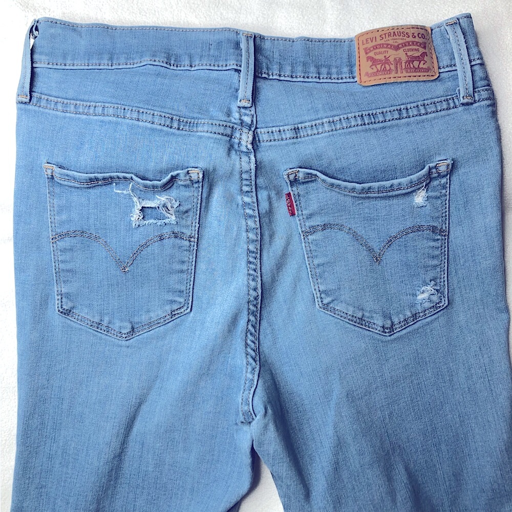 Levi's 720 High Rise Super Skinny Women's Light Blue Jeans Size 30 Like NEW!! - Picture 6 of 13